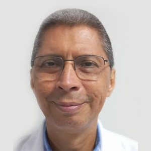 Dr. Erwing Ernesto Jaime Quezada